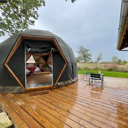 Dome Insolite Cedre Jacuzzi Et Petits Dejeuners Inclus Luxury tent