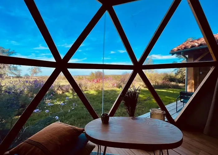 Dome Insolite Cedre Jacuzzi Et Petits Dejeuners Inclus ラグジュアリーテント