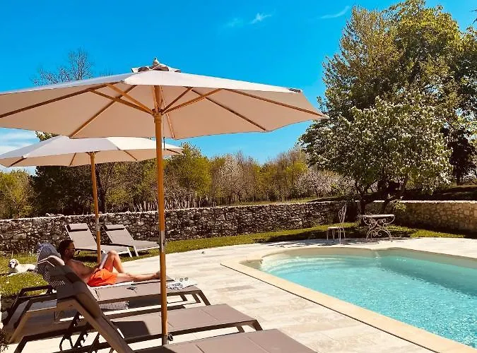 Dome Insolite Cedre Jacuzzi Et Petits Dejeuners Inclus ラグジュアリーテント *