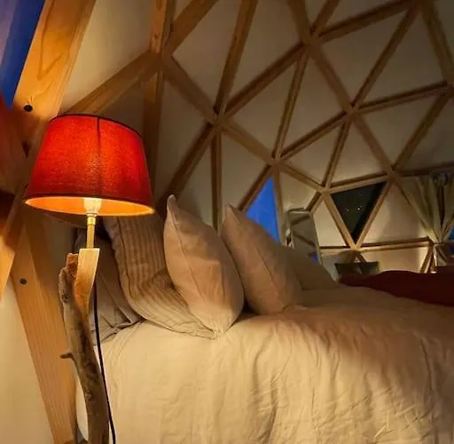 ラグジュアリーテント Dome Insolite Cedre Jacuzzi Et Petits Dejeuners Inclus Lagraulet-du-Gers