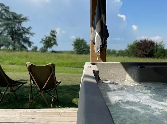 Dome Insolite Cedre Jacuzzi Et Petits Dejeuners Inclus *